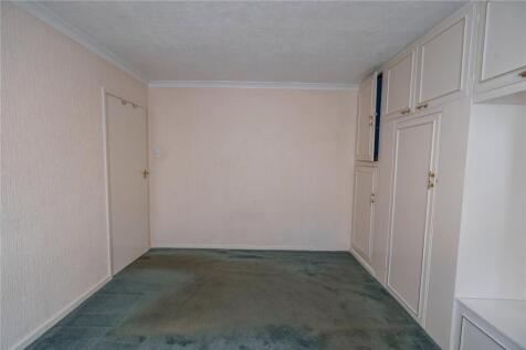 Bedroom 1 (2)