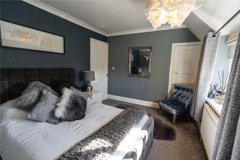 Bedroom 1 (2)