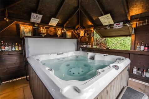 Bar/Hot Tub