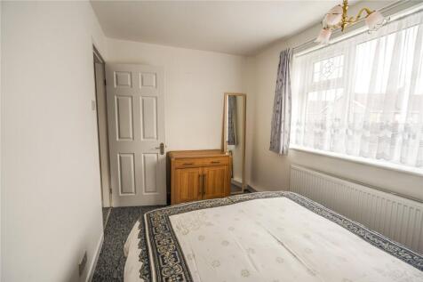 Bedroom 2 (2)