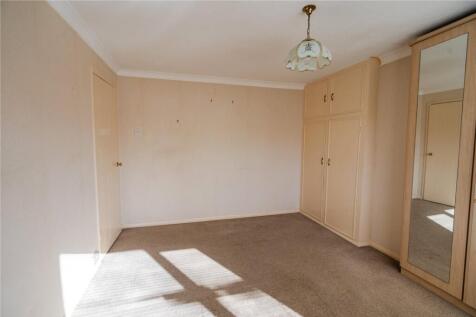 Bedroom 1 (2)