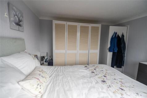 Bedroom 1 (2)