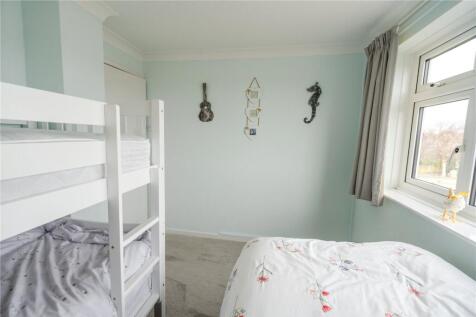 Bedroom 2 (2)