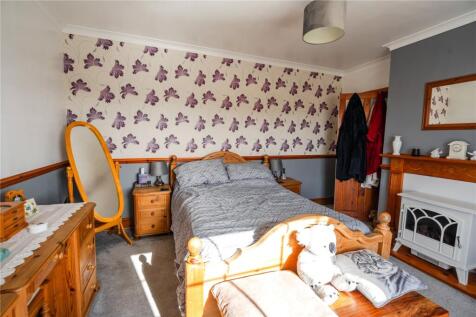 Bedroom 1 (2)