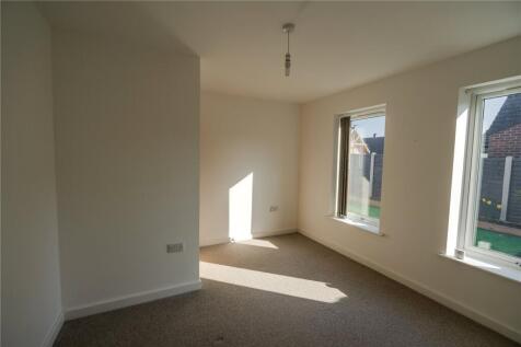 Bedroom 1 (2)