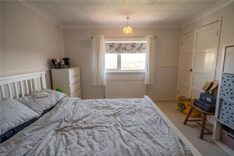 Bedroom 1 (2)