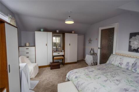 Bedroom 1 (2)