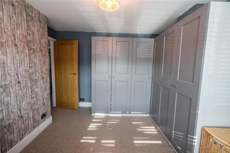 Bedroom 1 (2)