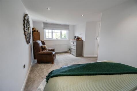 Bedroom 2 (2)