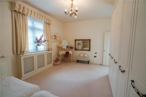 Bedroom 2 (2)