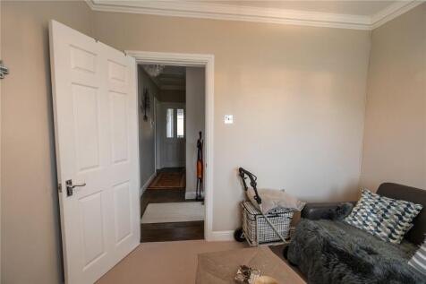 Bedroom 2 (2)