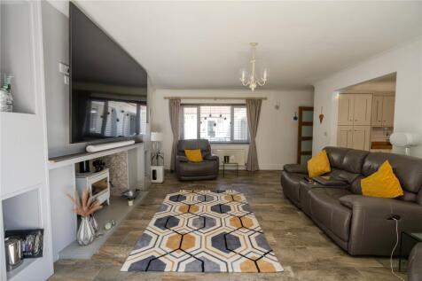 Living Room (2)
