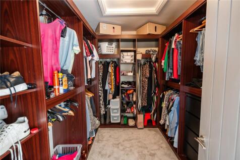 Walk-In Wardrobe