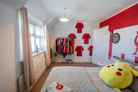 Bedroom 1 (2)