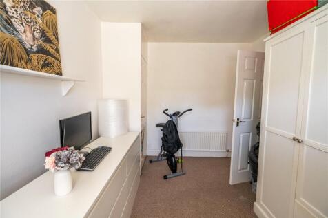 Bedroom 2 (2)