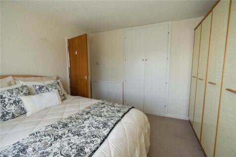 Bedroom 1 (2)