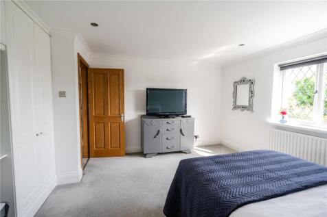 Bedroom 2 (2)
