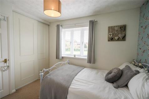 Bedroom 2 (2)