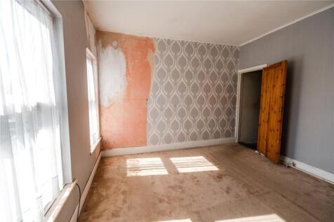 Bedroom 1 (2)