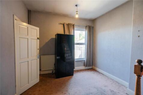 Bedroom 2 (2)