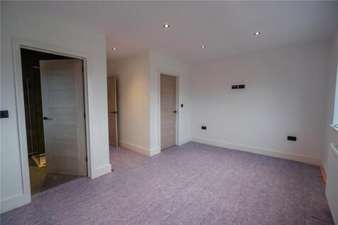 Bedroom 1 (2)
