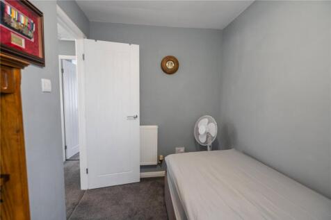 Bedroom 2 (2)