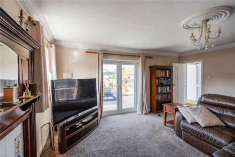 Living Room (2)