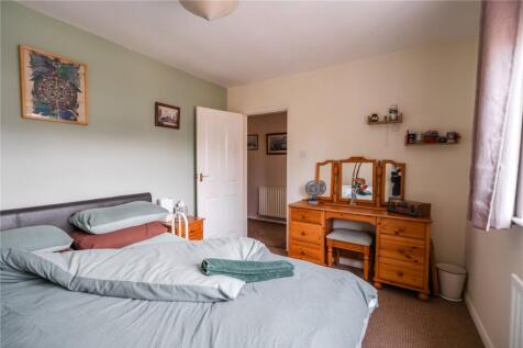 Bedroom 1 (2)