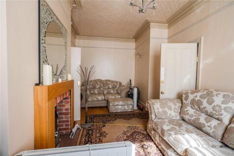 Living Room (2)