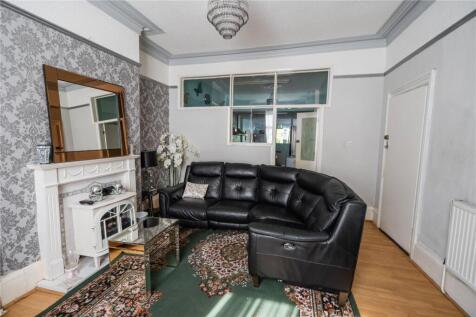 Living Room (2)