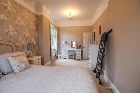 Bedroom 2 (2)