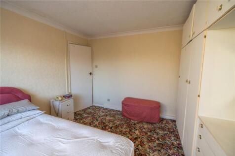 Bedroom 1 (2)