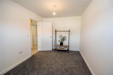 Bedroom 1 (2)