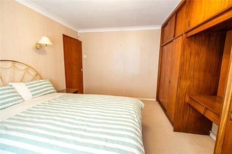 Bedroom 1 (2)