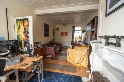 Living Room (2)