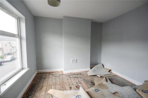 Bedroom 1 (2)