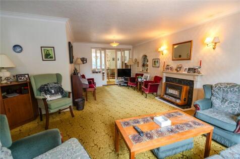 Living Room (2)