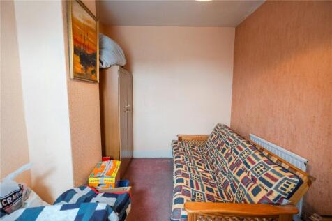 Bedroom 2 (2)
