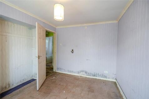 Bedroom 1 (2)