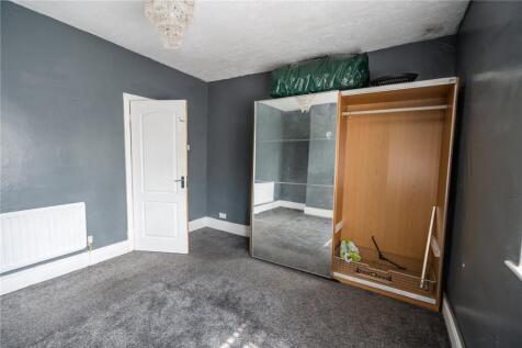 Bedroom 1 (2)