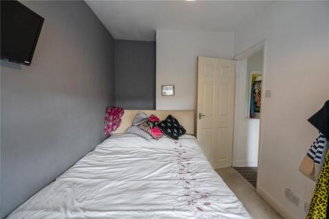 Bedroom 2 (2)