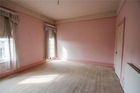 Bedroom 1 (2)