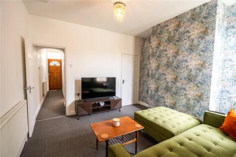Living Room (2)