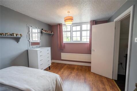 Bedroom 2 (2)