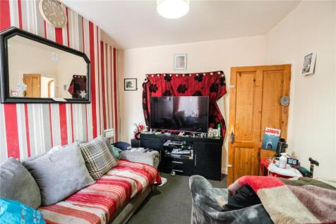 Living Room (2)