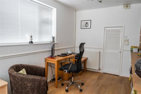 Office/Gf Bedroom(2)