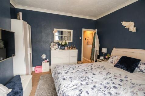 Bedroom 1 (2)
