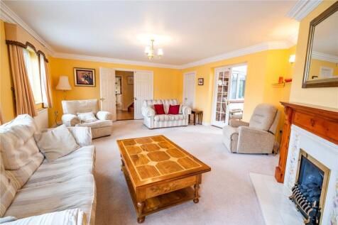 Living Room (2)