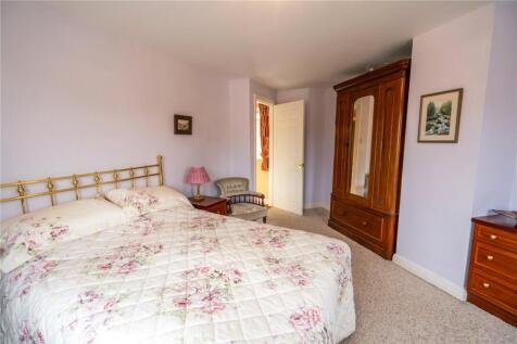 Bedroom 2 (2)