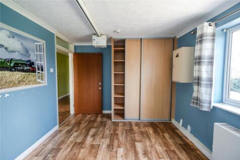 Bedroom 1 (2)